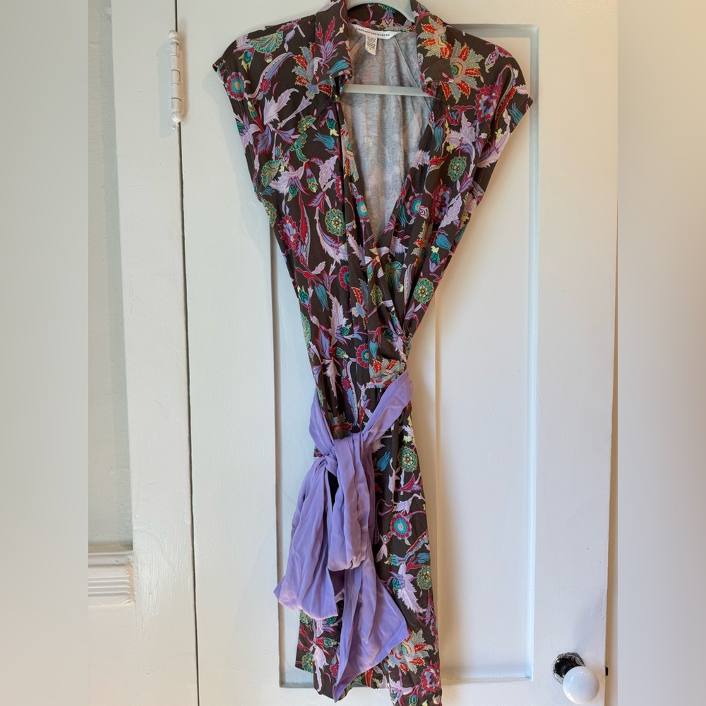 EUC Diane von Furstenberg Floral Wrap Dress brown with Purple Accents